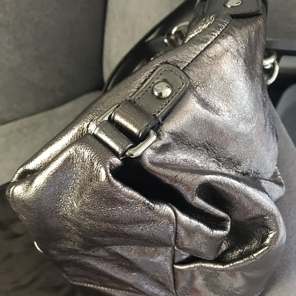 Coach Brooke Metallic Leather Purse. Approx. 14″L x 11”H x 4”W. Like New!! - Picture 4 of 6